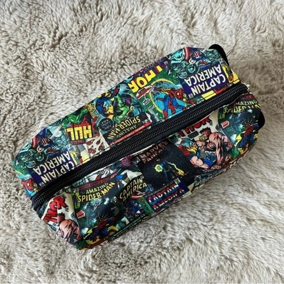 NWT Marvel Comics Avengers Zip Dopp Kit Makeup Toiletry Bag Travel Purse Unisex - Picture 5 of 6